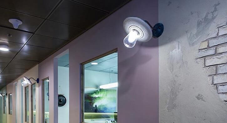 מנורות קיר בפרויקט תאורה במשרדי החברה הגיאוגרפית בתל אביב